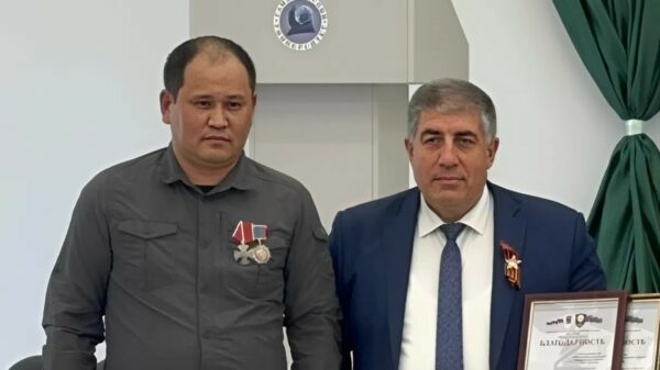 Нариман Асваров и Рахим Нурмуханов на мероприятиии в ДГПУ им. Р. Гамзатова