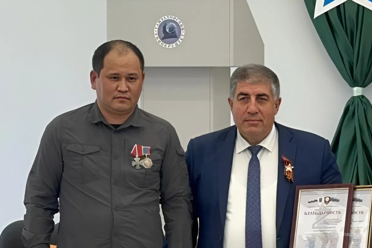 Нариман Асваров и Рахим Нурмуханов на мероприятиии в ДГПУ им. Р. Гамзатова